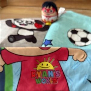 Ryan’s World Twin Sheet sheet with bonus plush!